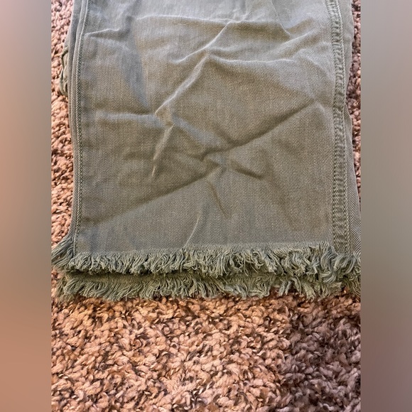 Aerie (American Eagle) Cropped Green Adventure Pants - Picture 4 of 5